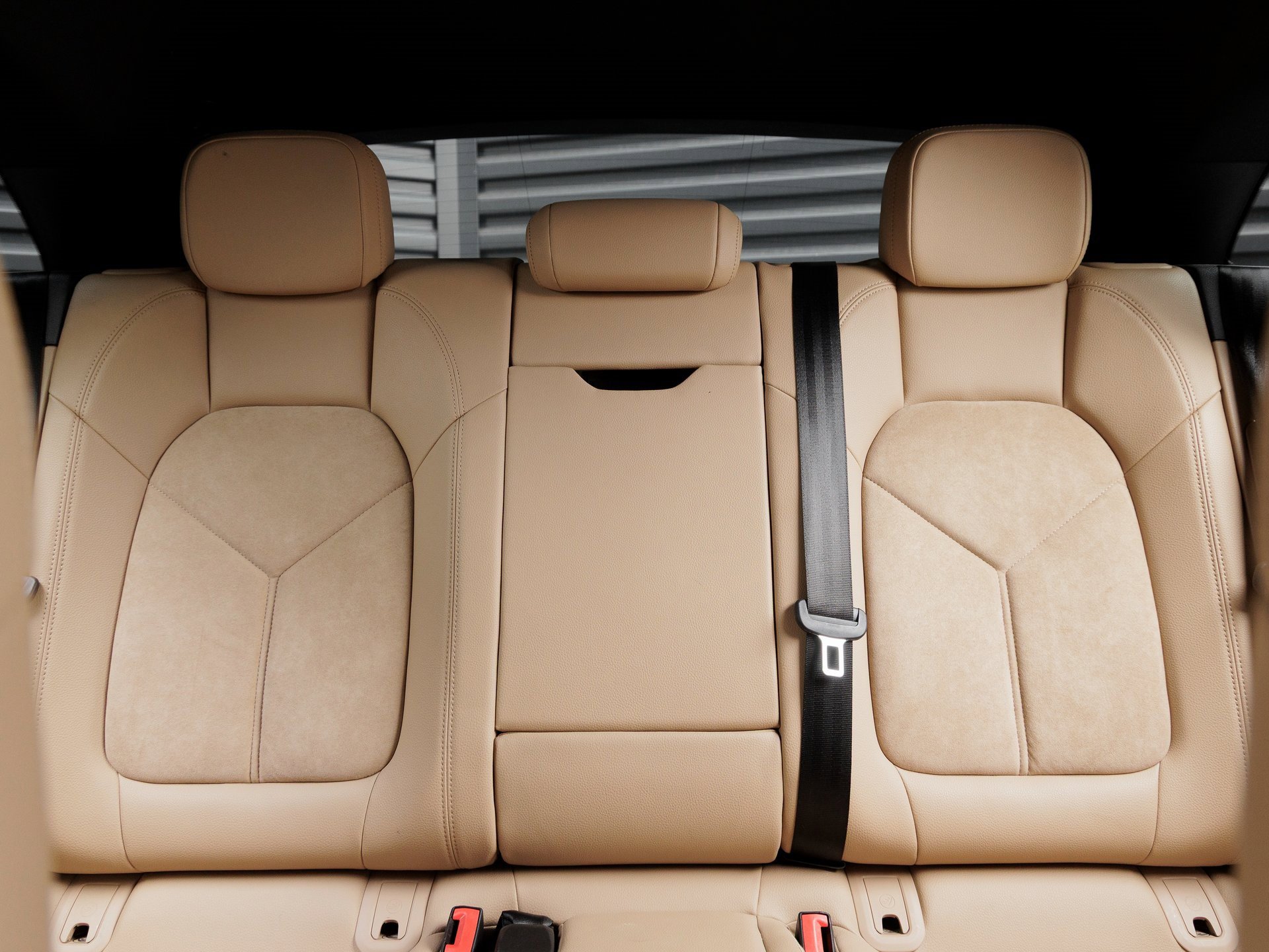 Used 2021 Porsche Macan image 22