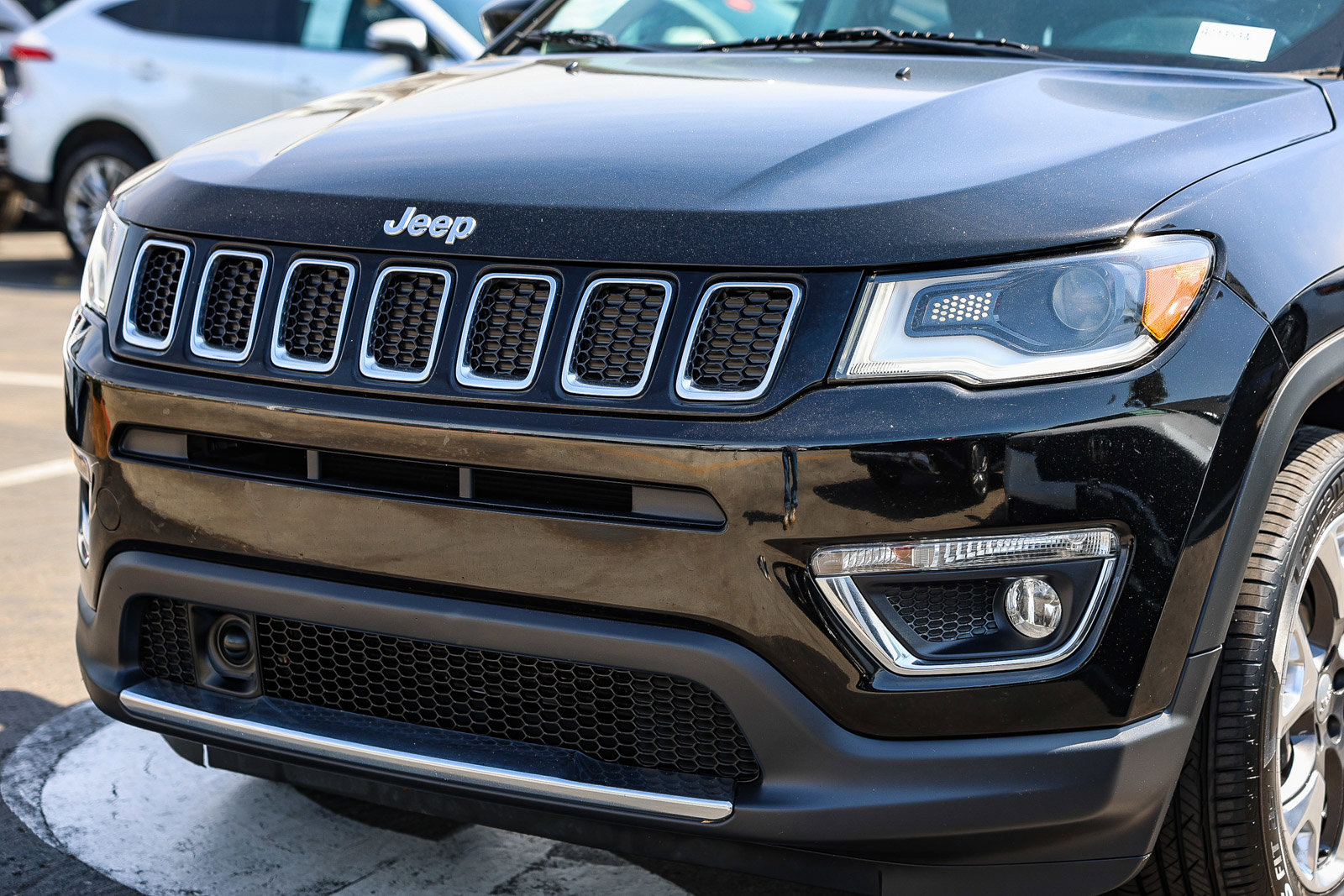 Used 2018 Jeep Compass Limited image 19