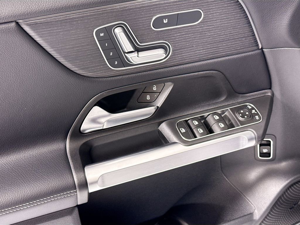 Certified 2026 Mercedes-Benz GLB 250 image 23