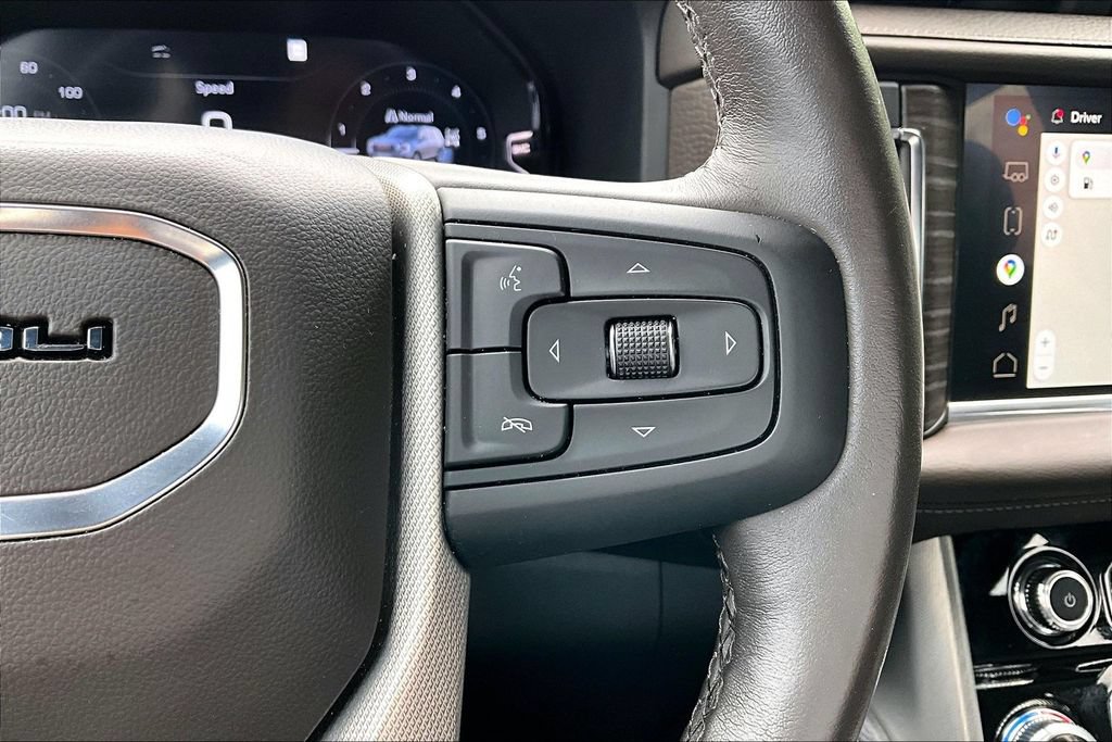 Used 2022 GMC Yukon Denali w/ Denali Premium Package AWD/4WD image 12
