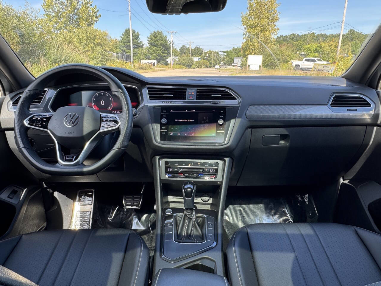 Used 2022 Volkswagen Tiguan SE R-Line FWD image 23