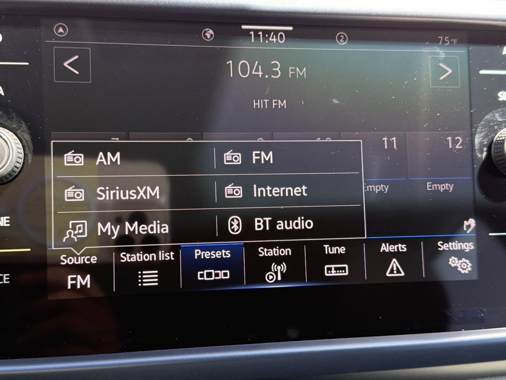 Certified 2024 Volkswagen Taos SE image 10