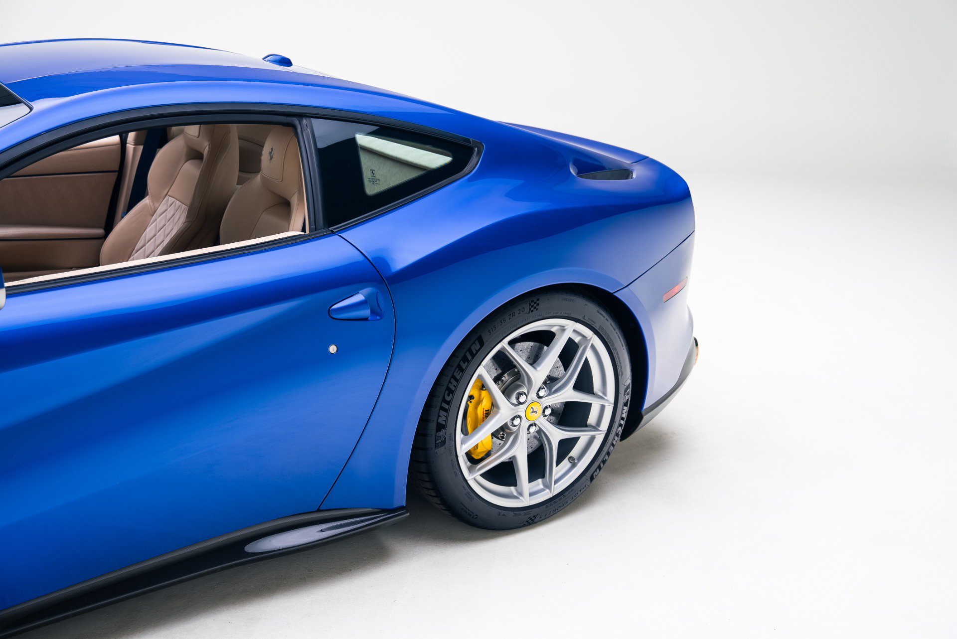 Used 2016 Ferrari F12 Berlinetta RWD image 17
