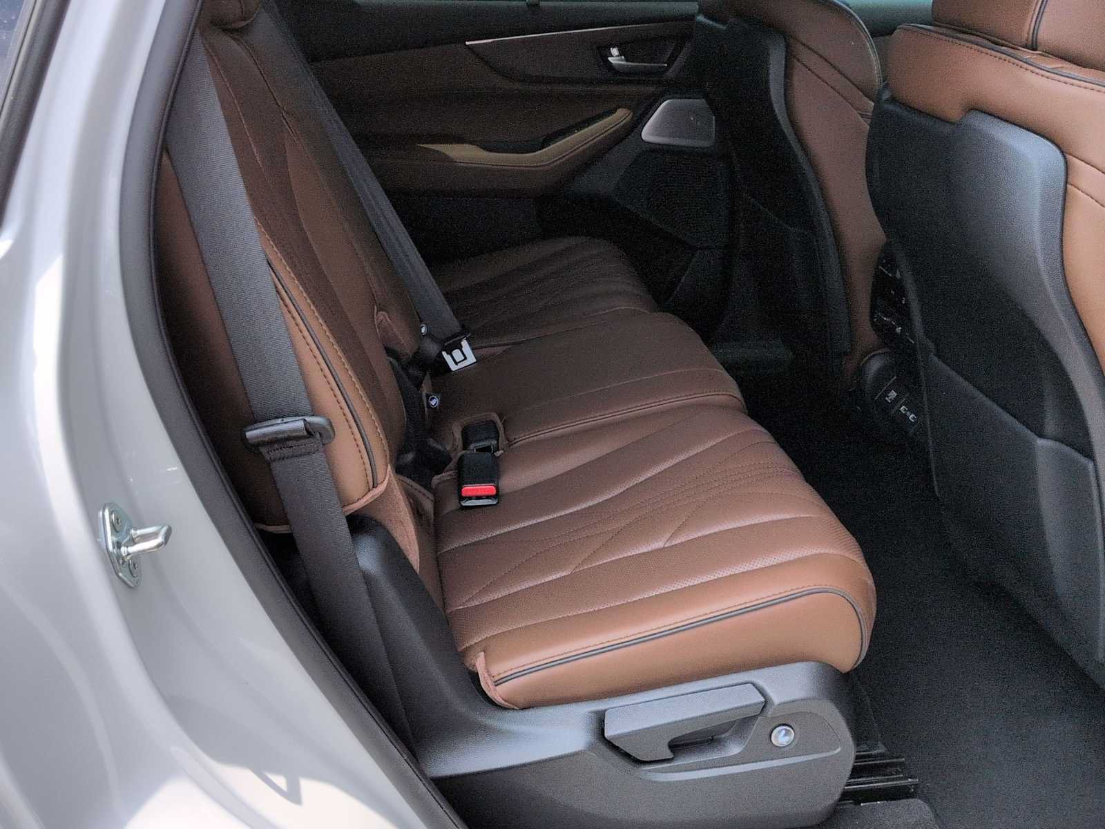 Used 2025 Acura MDX SH-AWD w/ Advance Package image 22