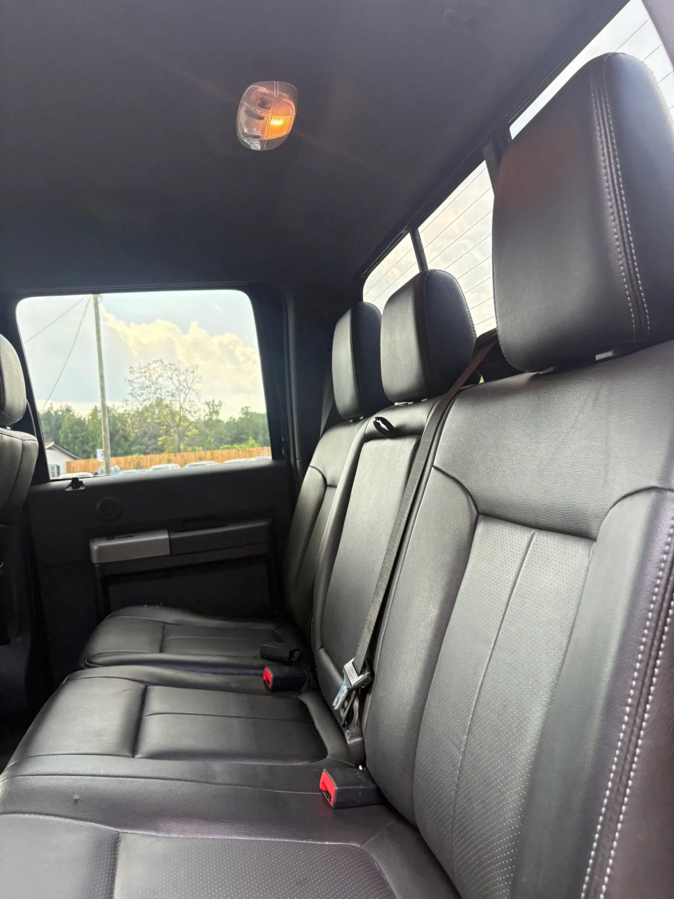 Used 2015 Ford F250 Lariat w/ Lariat Chrome Package AWD/4WD image 28