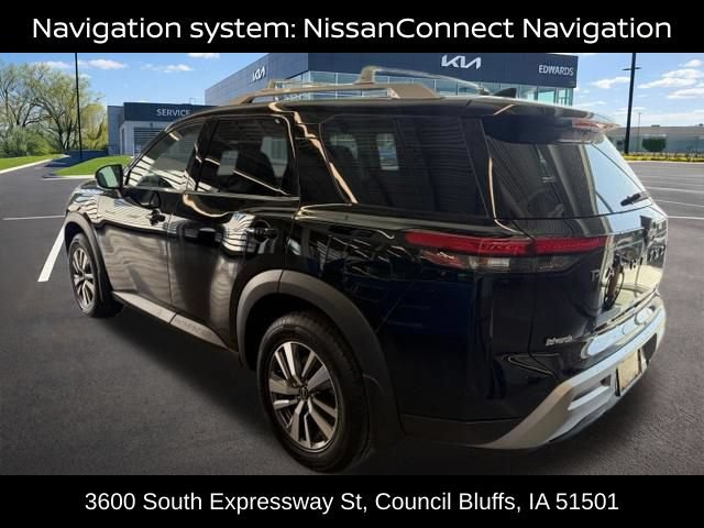 Used 2023 Nissan Pathfinder SL w/ Black Appearance Package AWD/4WD image 8