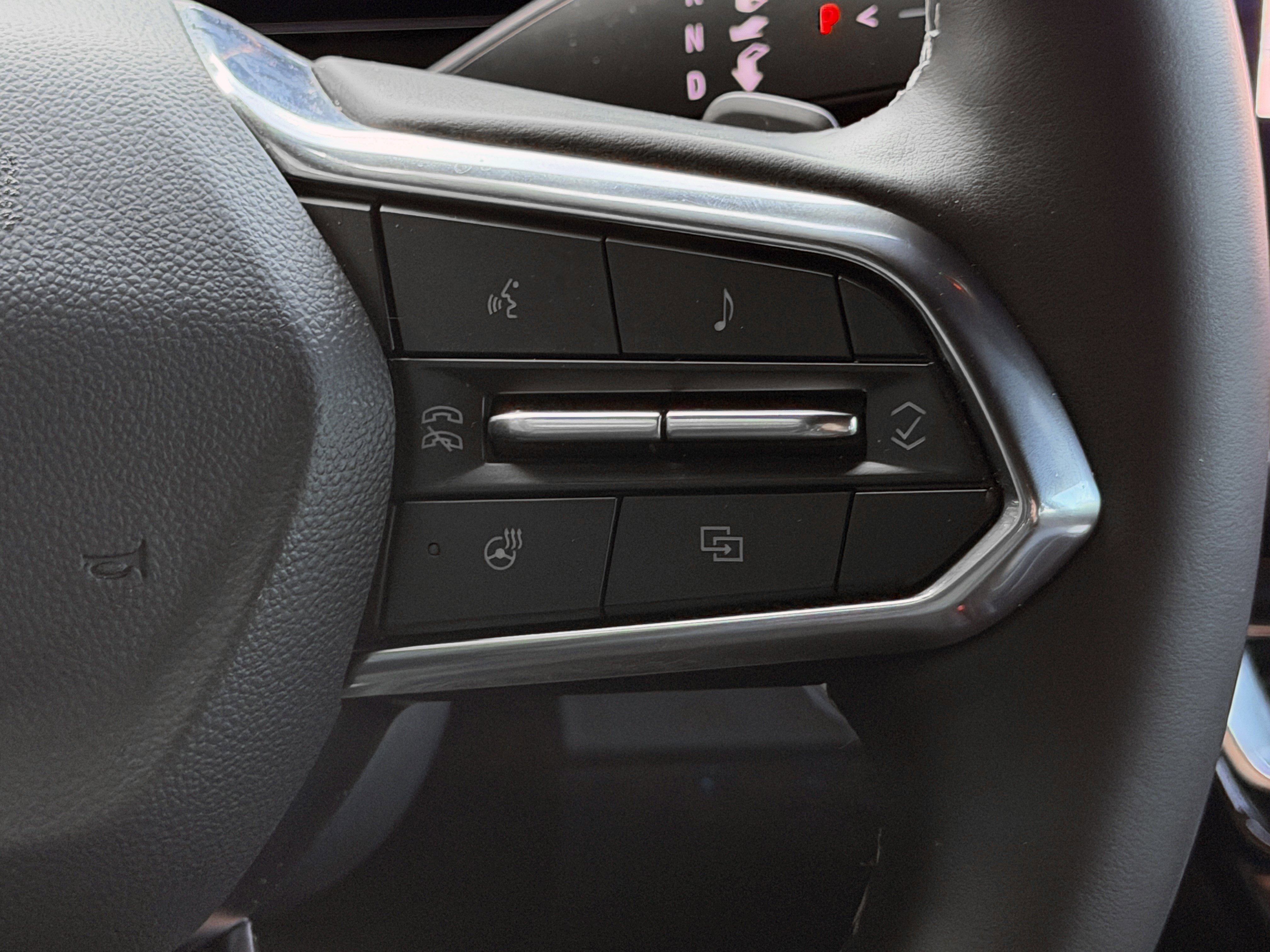 Used 2024 Chevrolet Traverse LS w/ Midnight/Sport Edition FWD image 17