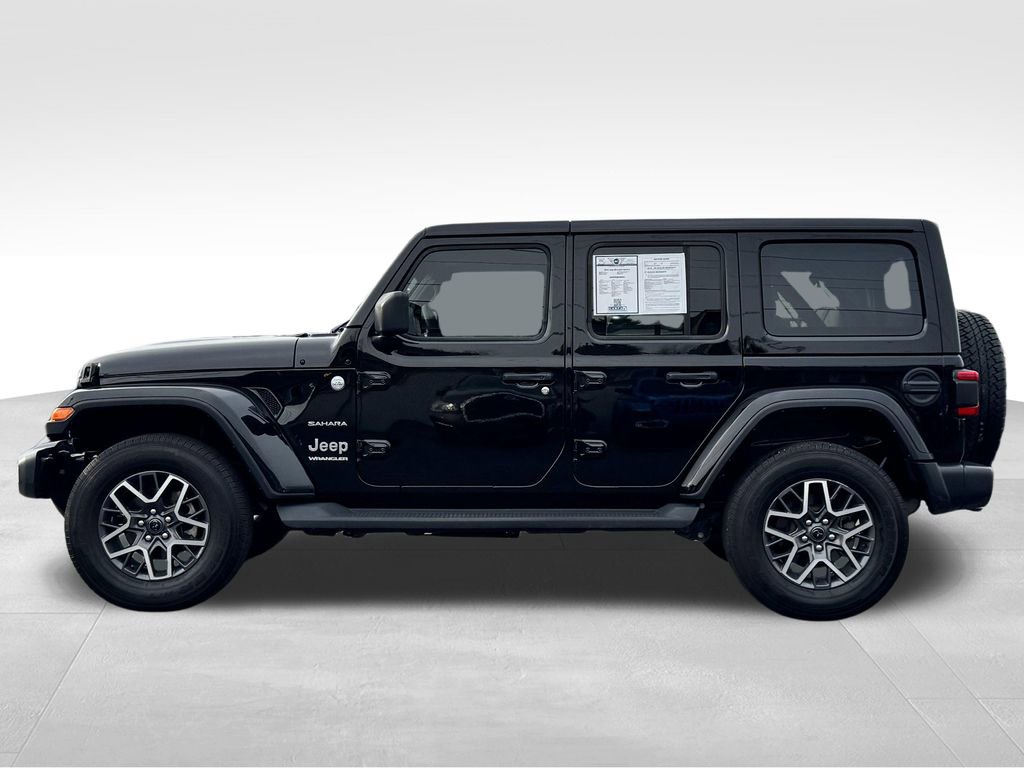 Used 2024 Jeep Wrangler Unlimited Sahara AWD/4WD image 4