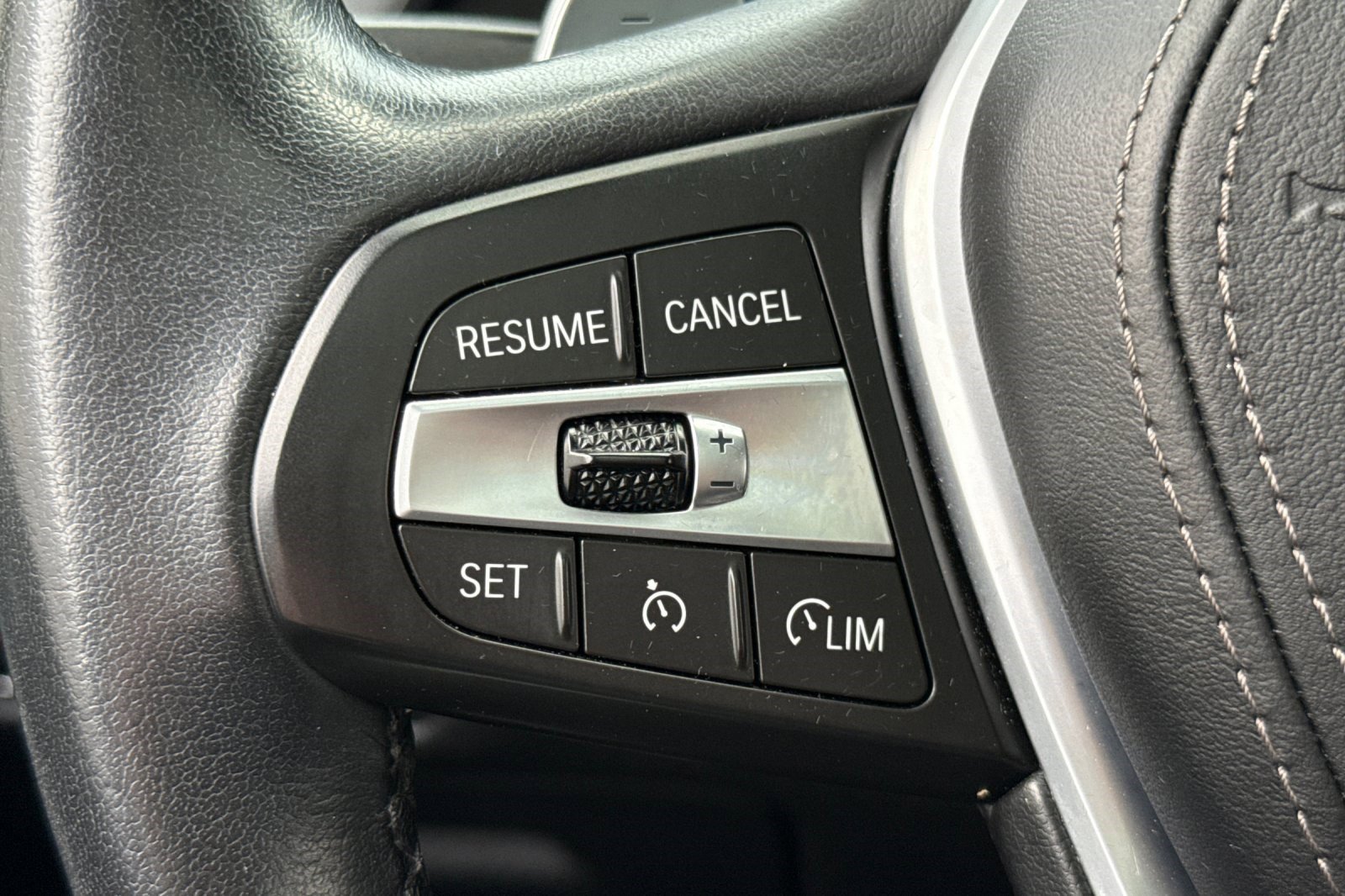 Used 2021 BMW X5 xDrive40i w/ Convenience Package image 29