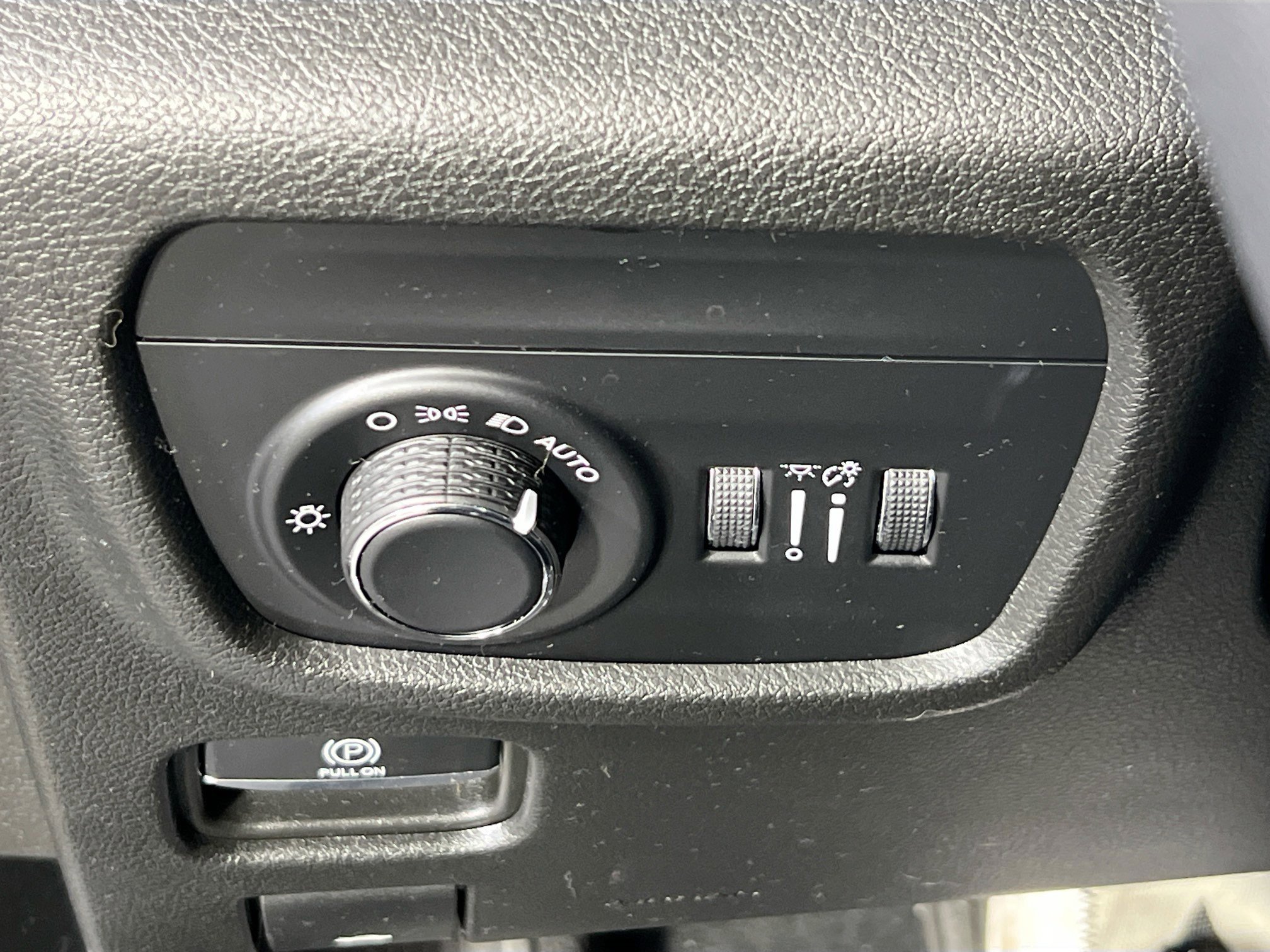 Used 2023 Jeep Grand Cherokee L Laredo AWD/4WD image 10