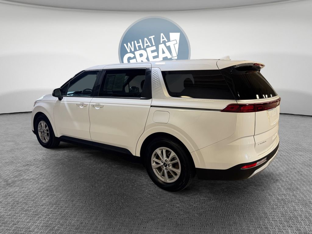 Used 2024 Kia Carnival LX image 6