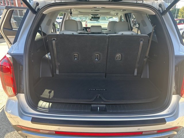 Used 2023 Hyundai Palisade SEL w/ Cargo Package image 12