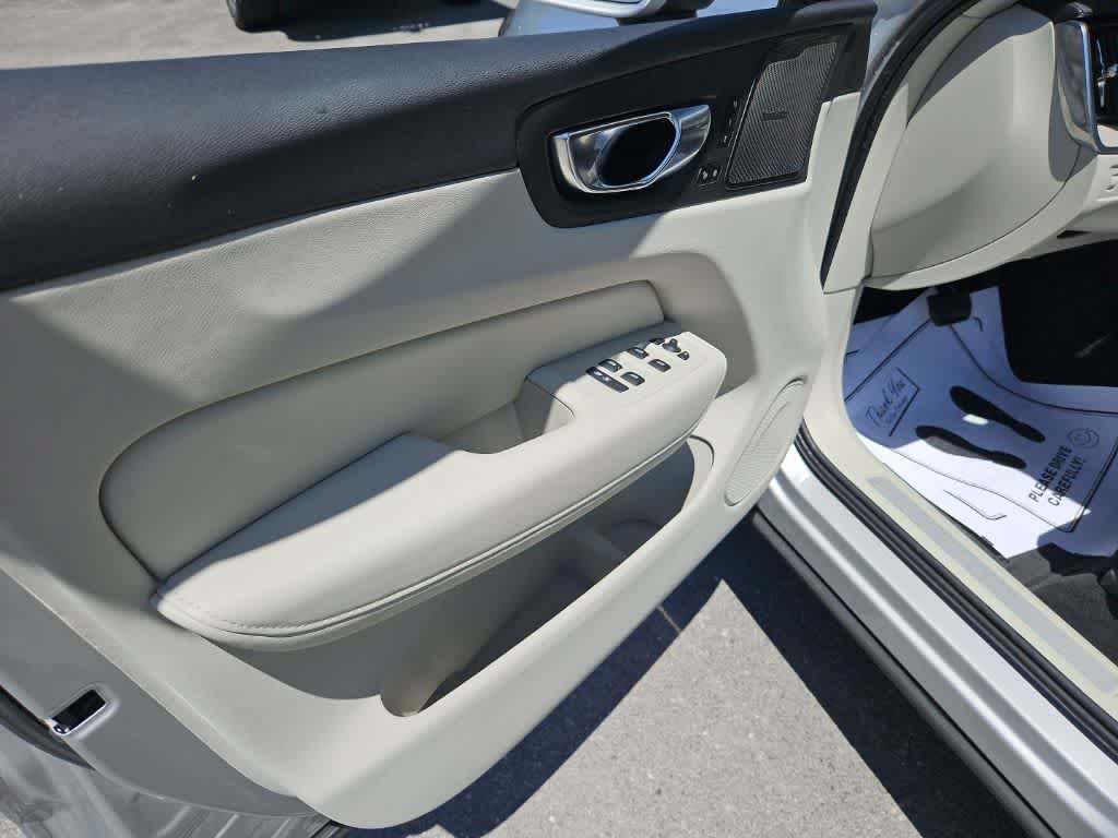 Used 2021 Volvo XC60 T5 Inscription w/ Advanced Package AWD/4WD image 9