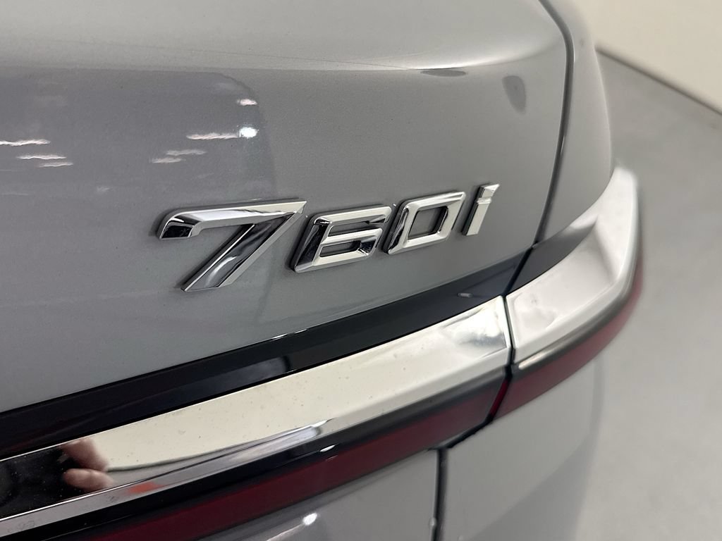 Used 2023 BMW 760i xDrive AWD/4WD image 27