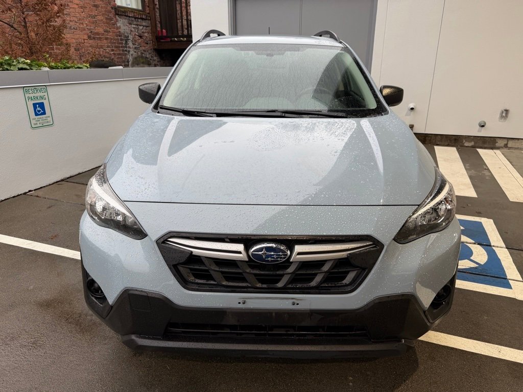 Used 2021 Subaru Crosstrek 2.0i image 2