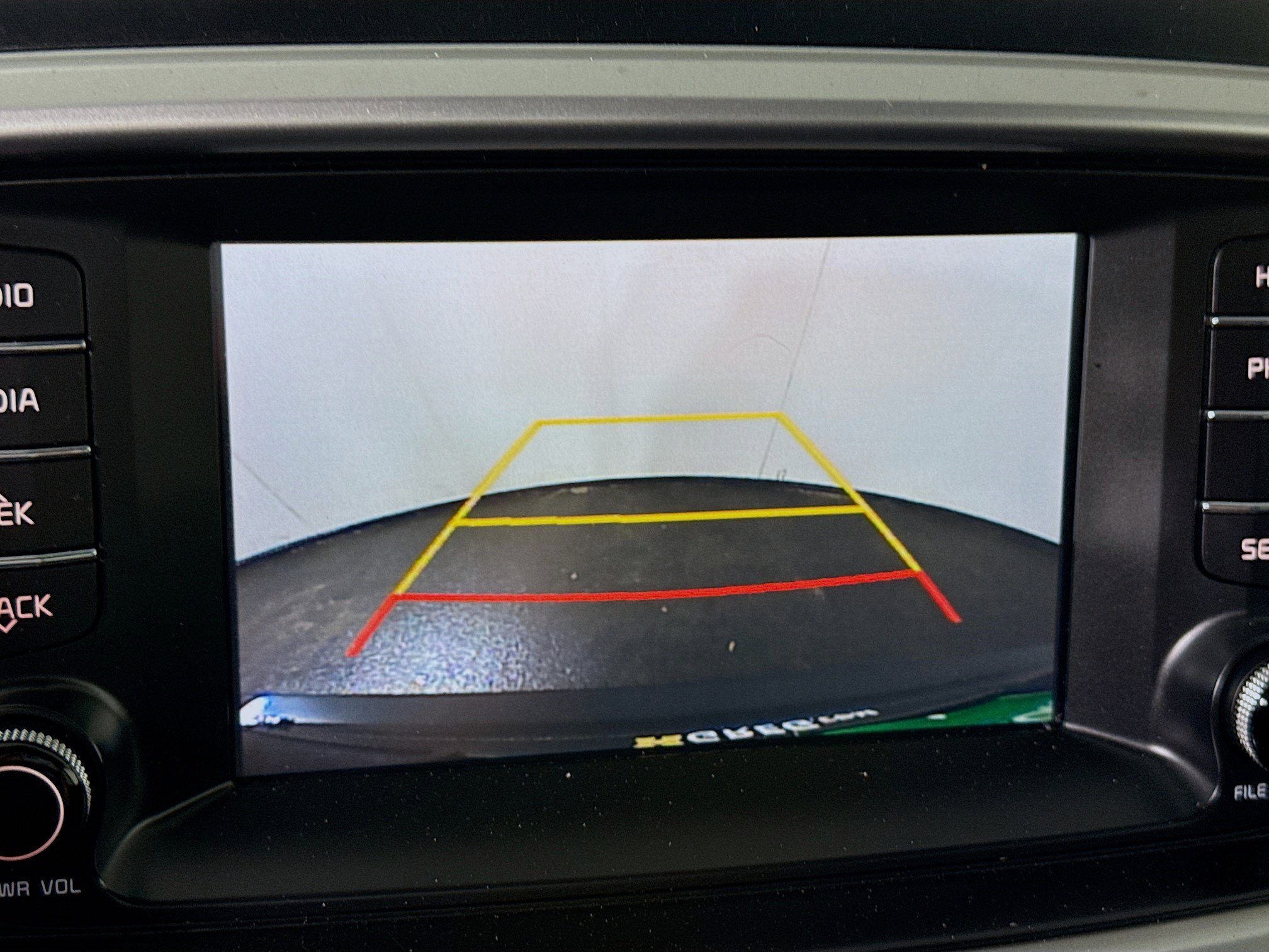 Used 2020 Kia Sorento LX image 15