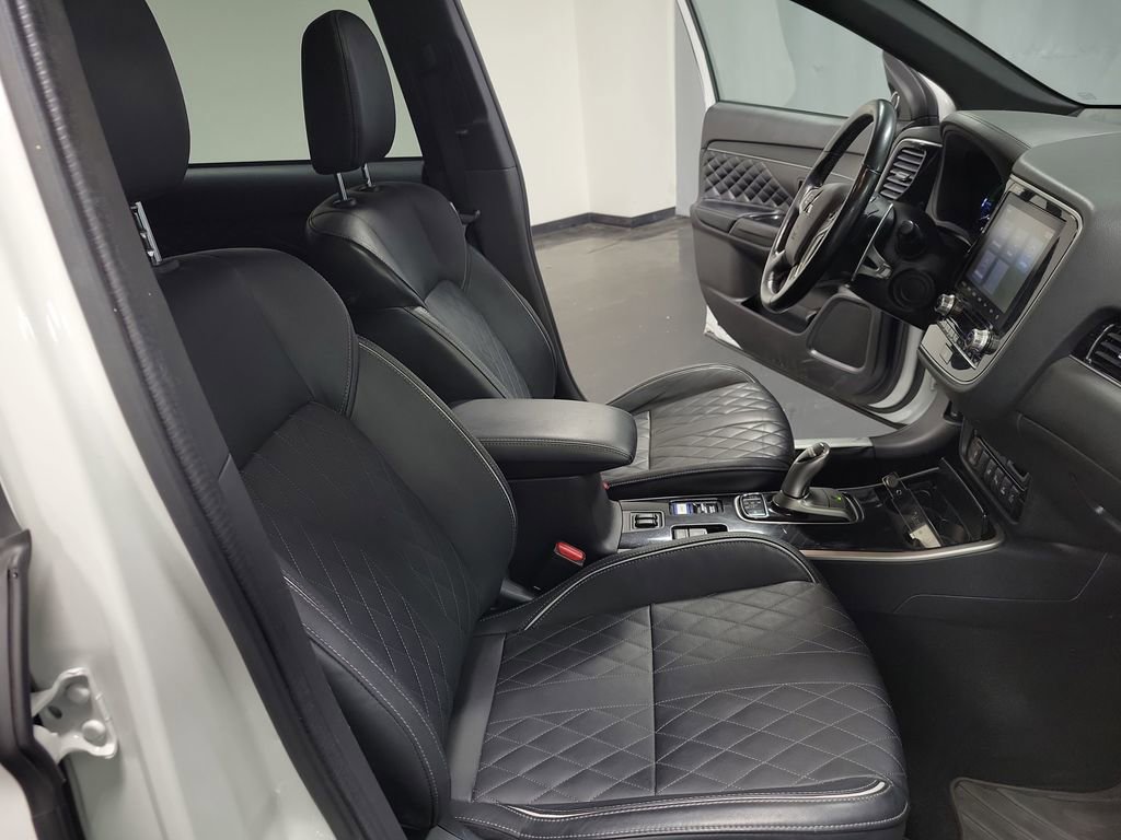 Used 2022 Mitsubishi Outlander GT image 22