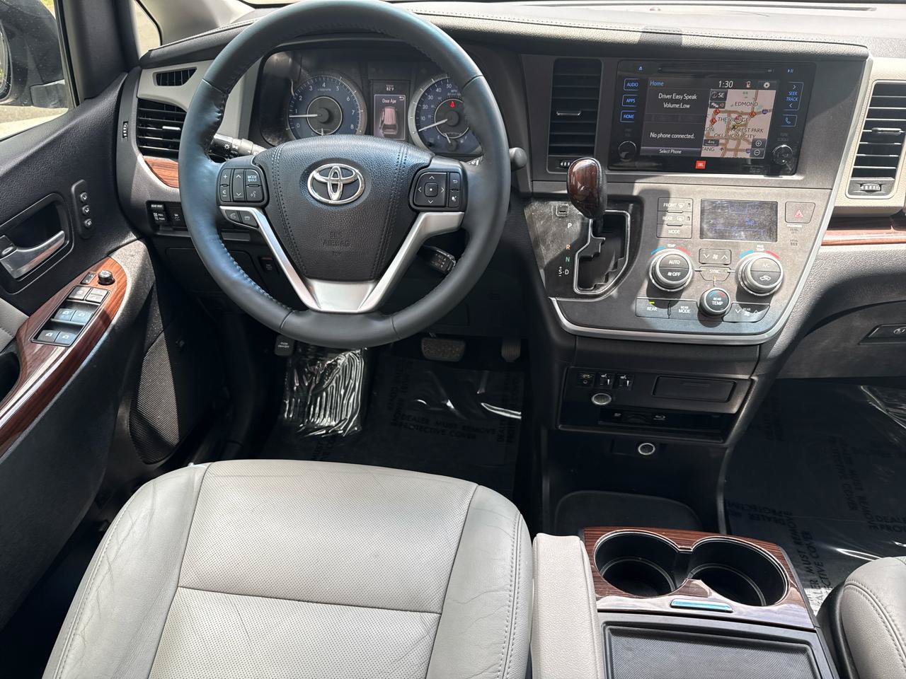 Used 2016 Toyota Sienna Limited Premium FWD image 35