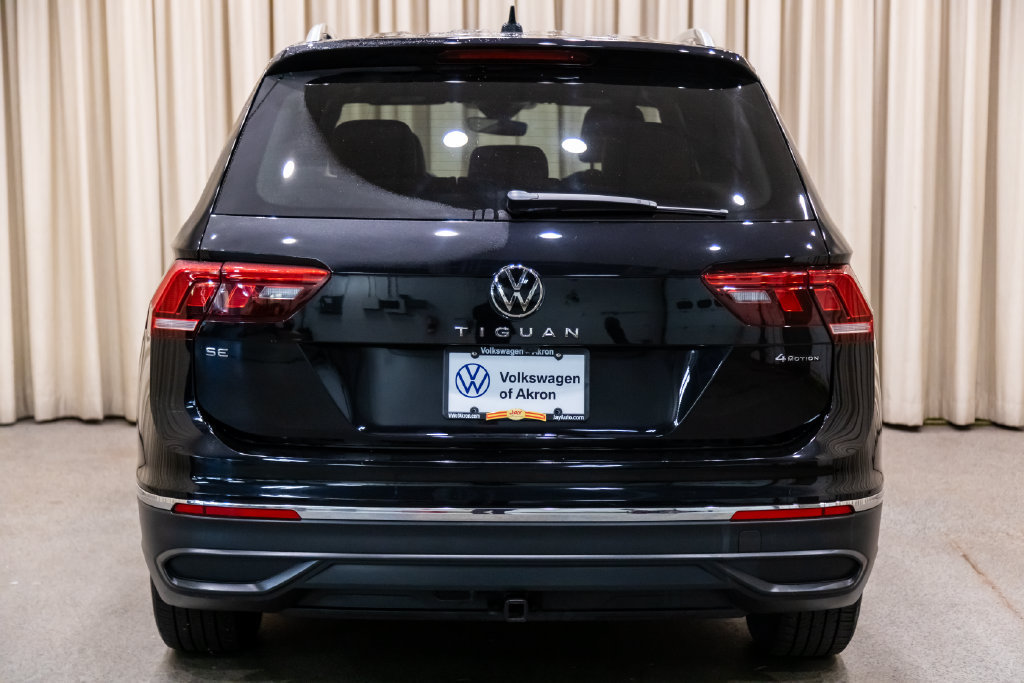 Used 2024 Volkswagen Tiguan SE AWD/4WD image 4