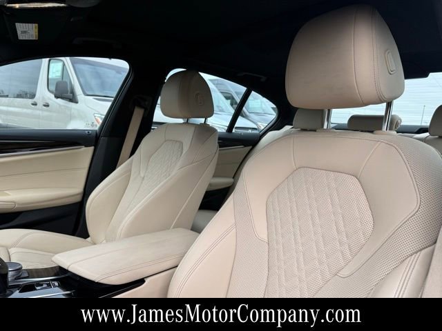 Used 2021 BMW 530i xDrive image 16
