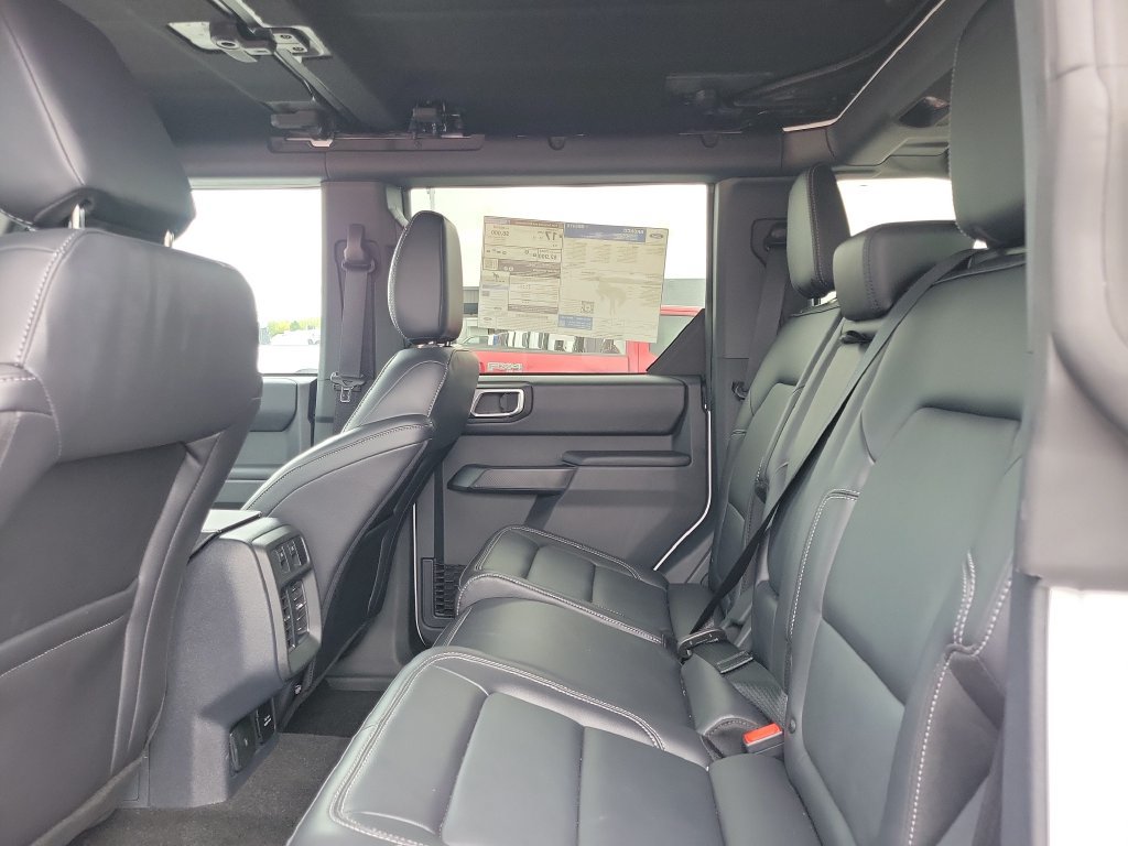 New 2026 Ford Bronco Outer Banks w/ Sasquatch Package AWD/4WD image 14