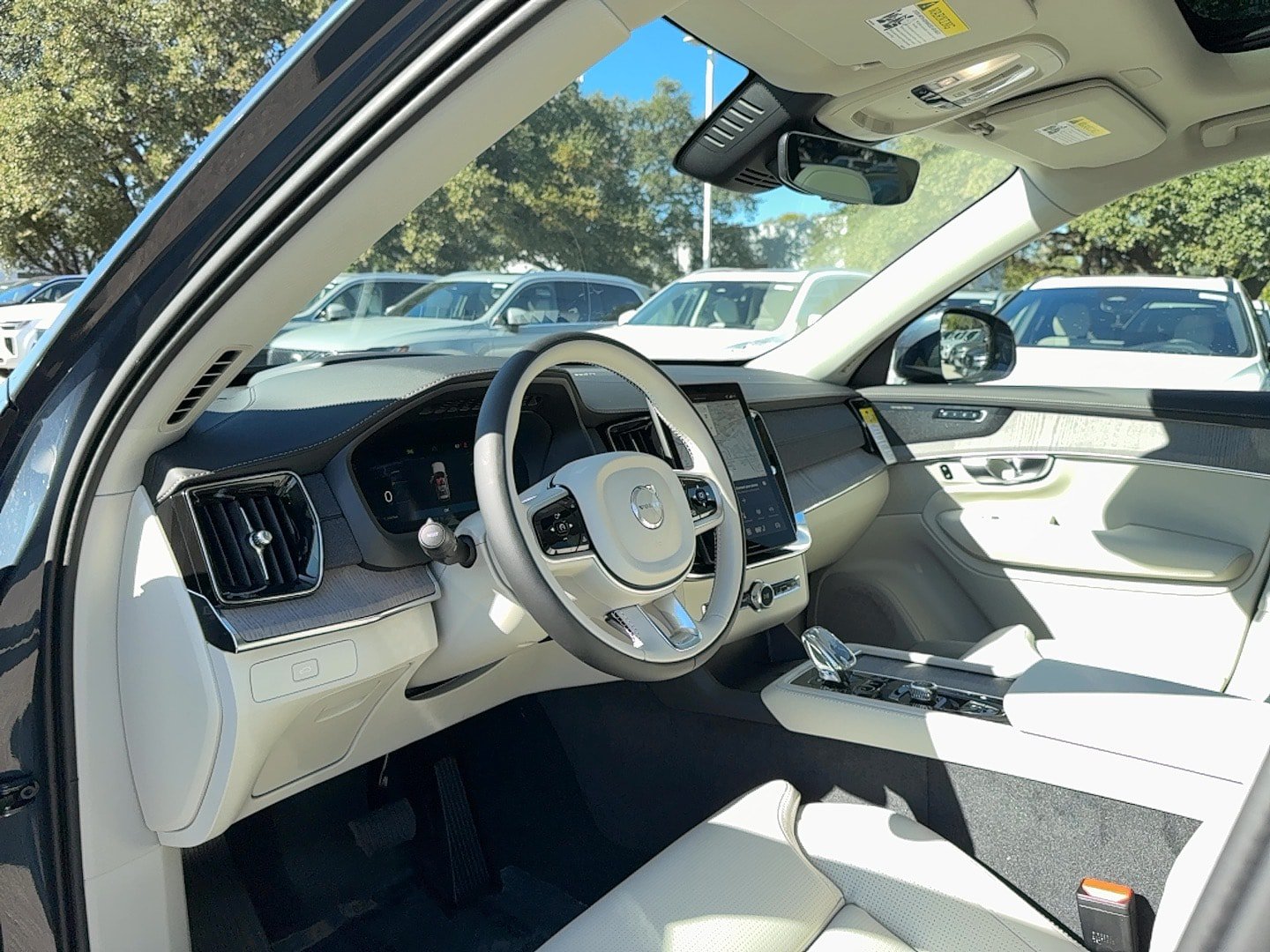 Used 2026 Volvo XC90 B6 Ultra w/ Protection Package AWD/4WD image 11