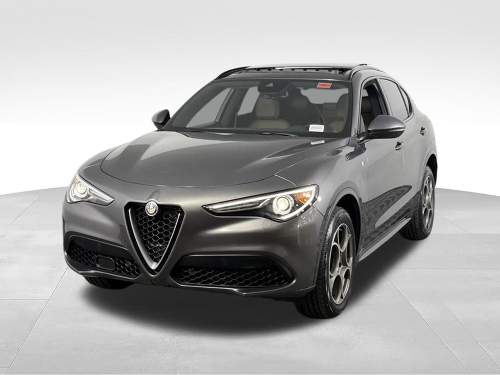 Used 2023 Alfa Romeo Stelvio Ti AWD/4WD image 8