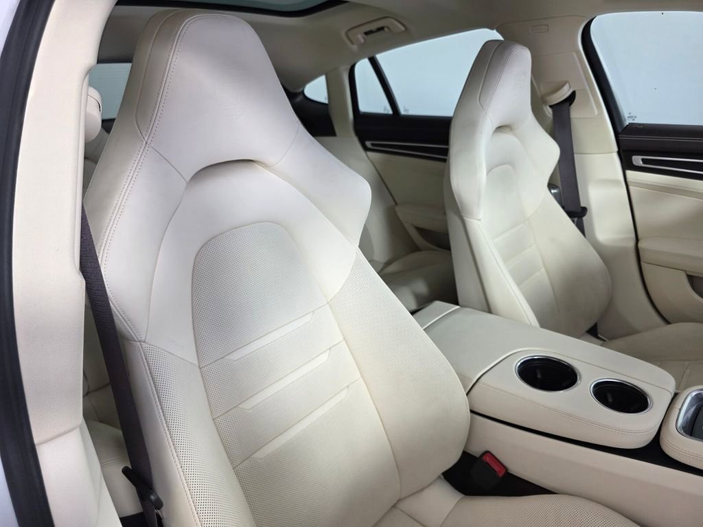 Used 2023 Porsche Panamera image 33