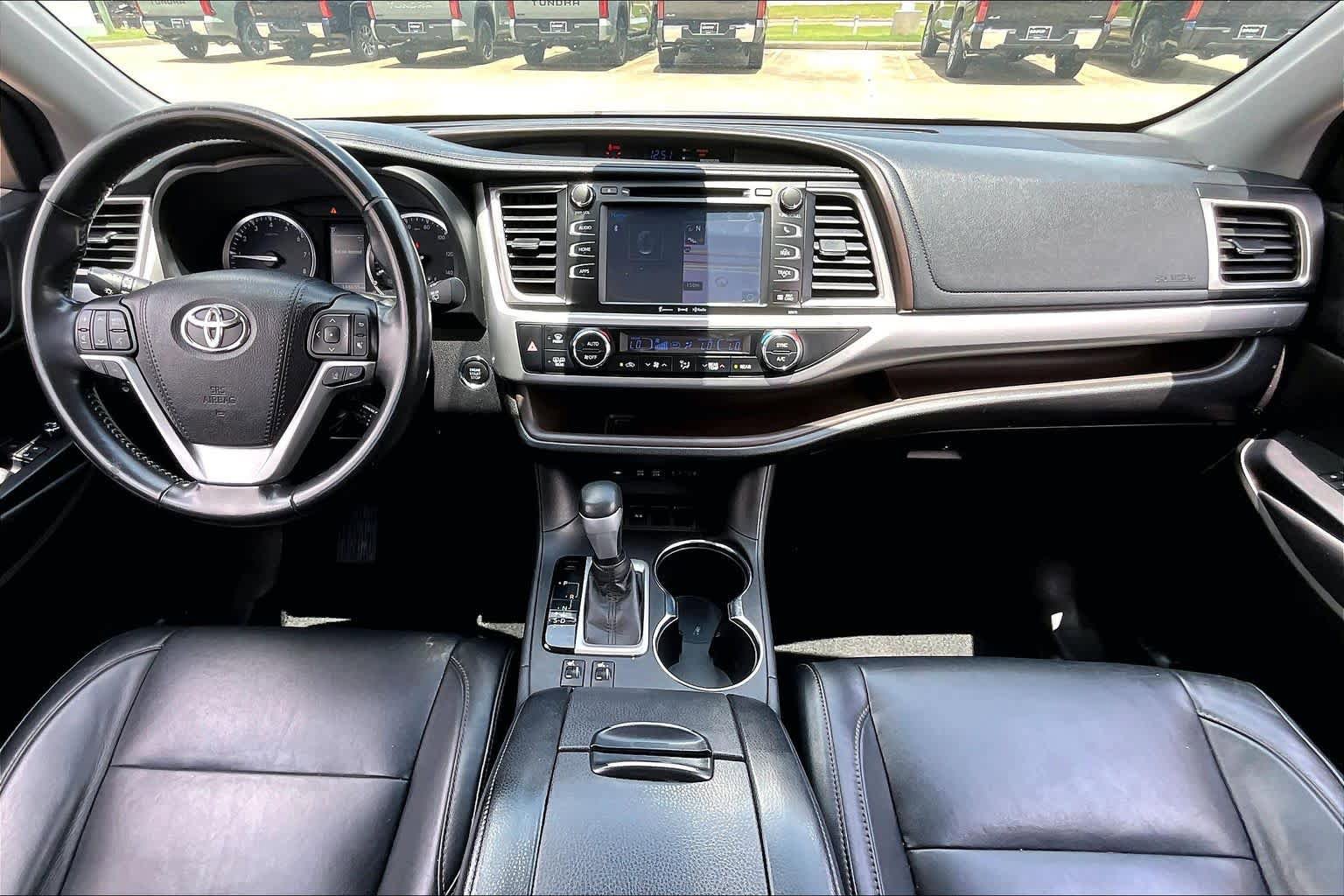 Used 2017 Toyota Highlander XLE FWD image 16