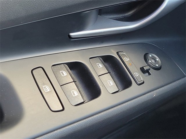 Certified 2025 Hyundai Elantra SE image 14