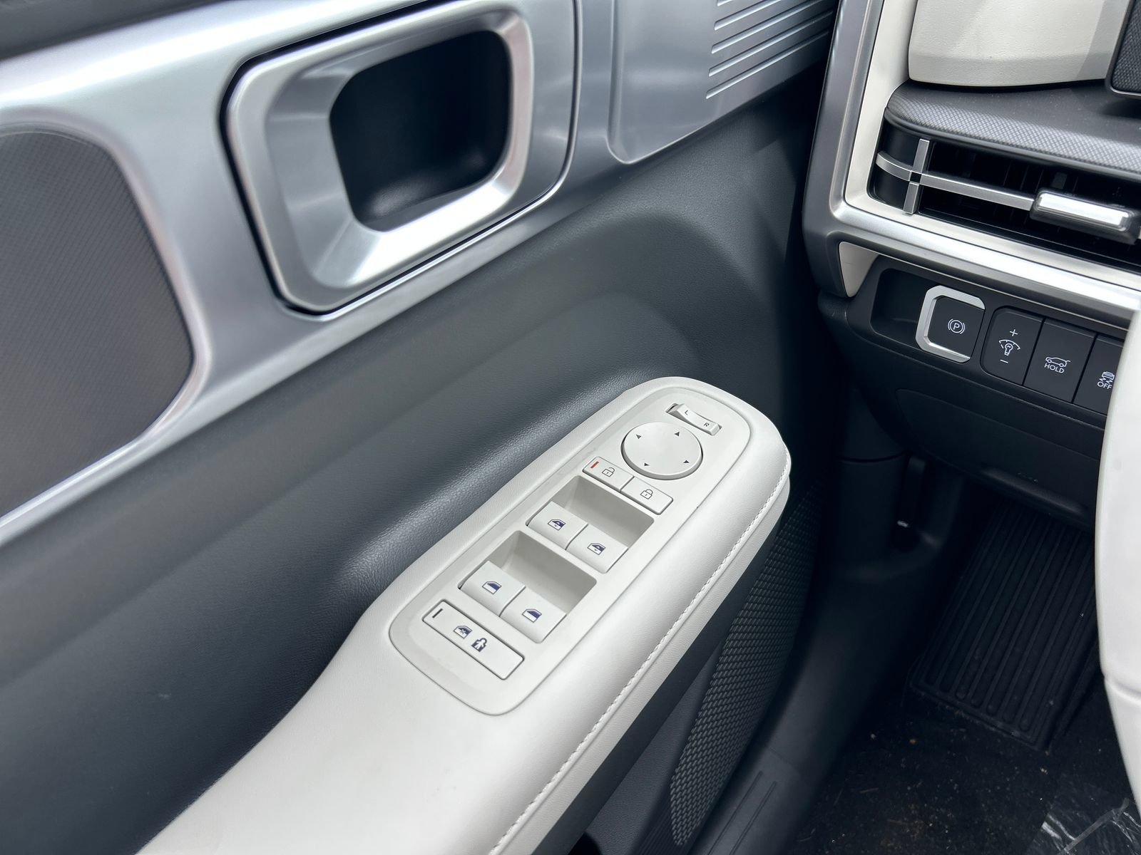 New 2026 Hyundai Santa Fe SE AWD/4WD image 11