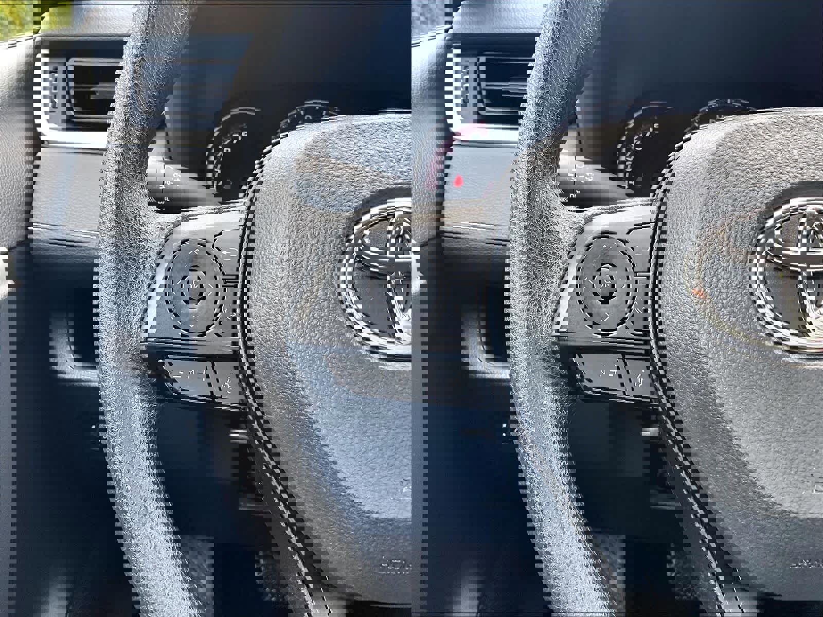 Used 2025 Toyota RAV4 LE image 23