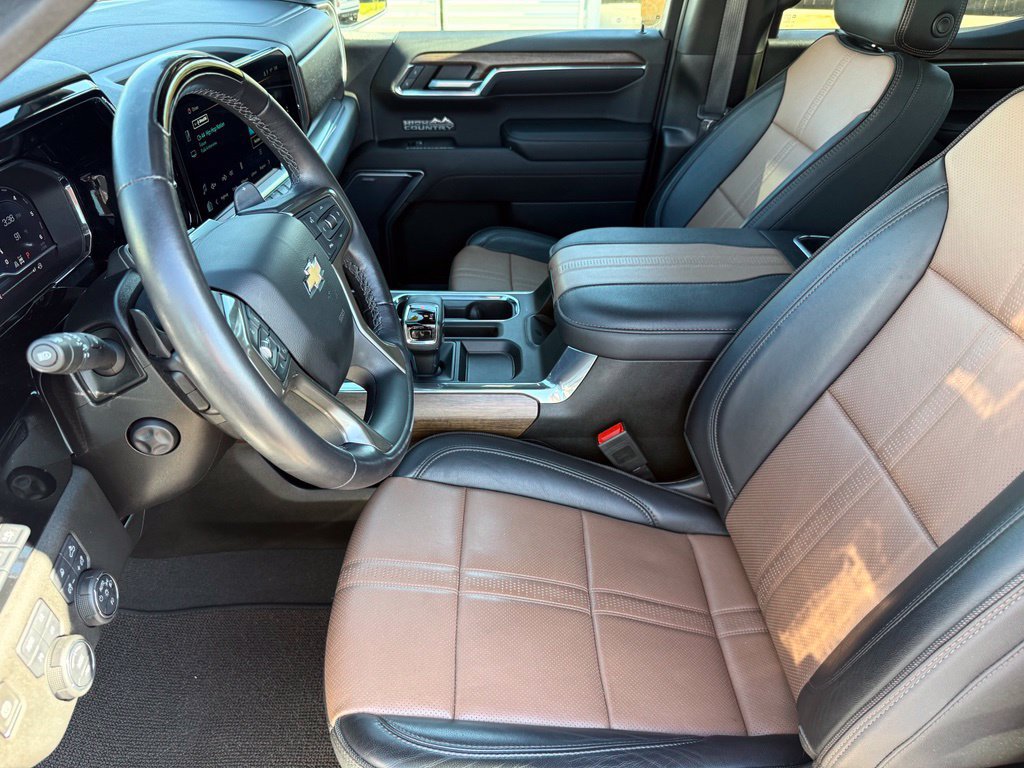 Used 2023 Chevrolet Silverado 1500 High Country w/ Technology Package AWD/4WD image 11
