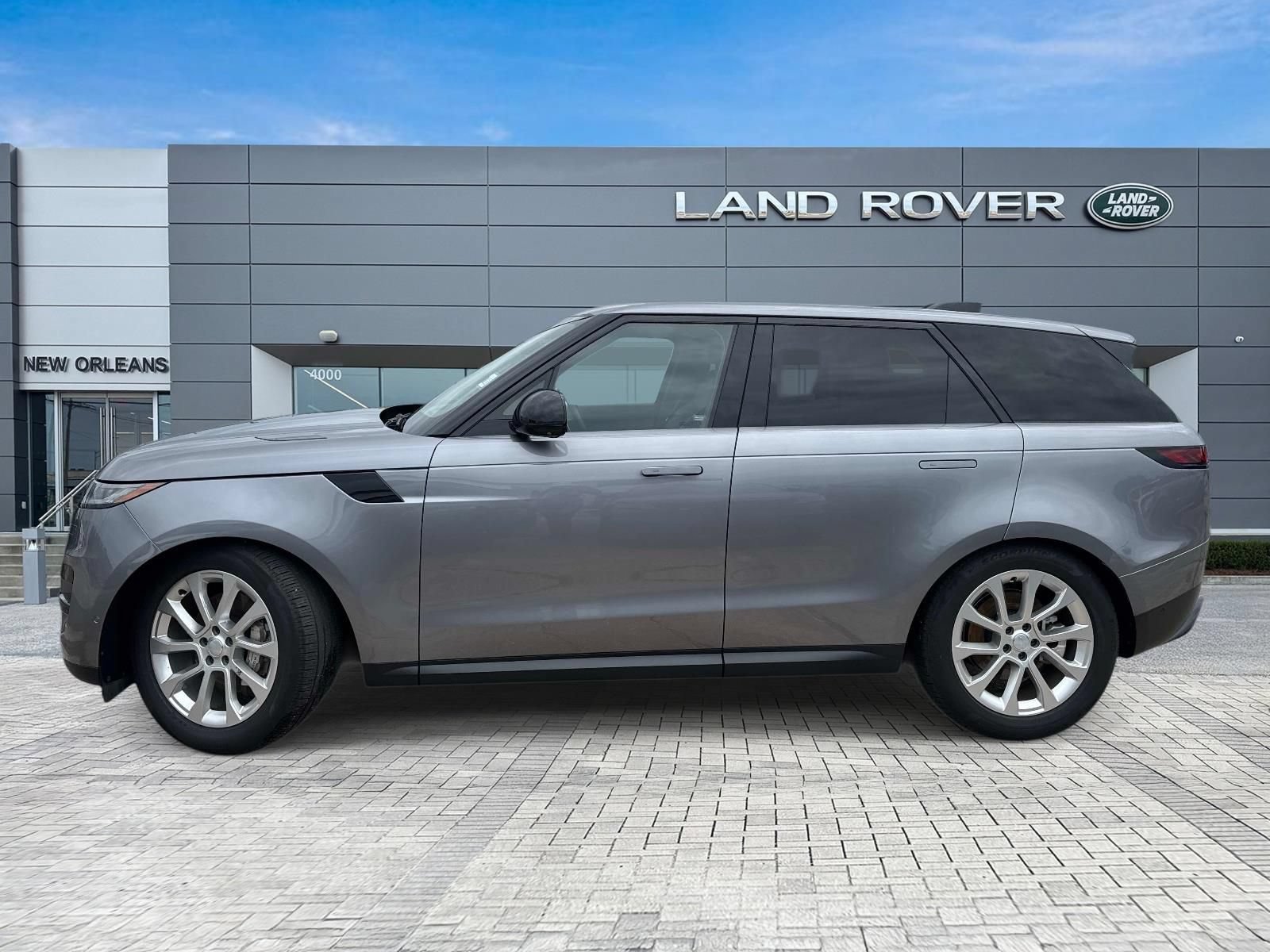 Used 2025 Land Rover Range Rover Sport AWD/4WD image 2