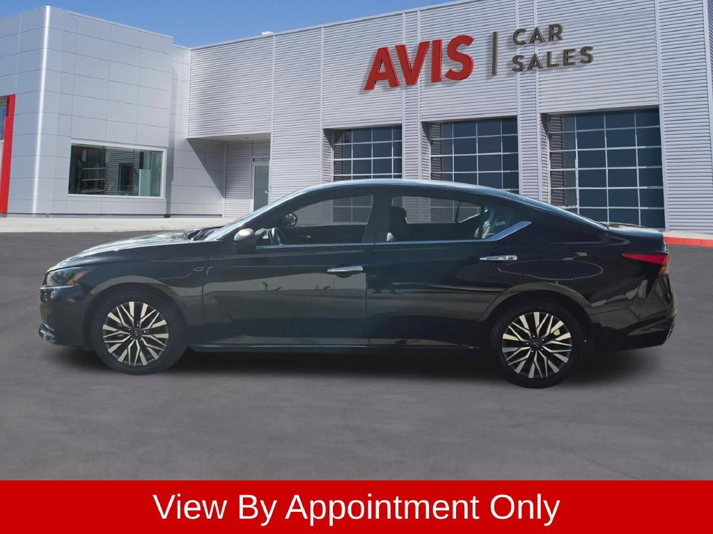 Used 2025 Nissan Altima 2.5 SV FWD image 10