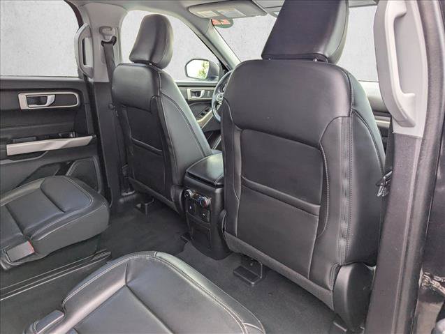 Used 2022 Ford Explorer XLT w/ Equipment Group 202A AWD/4WD image 28