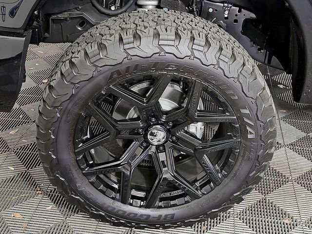 Used 2025 Ford F150 Lariat w/ Equipment Group 501A Mid image 9