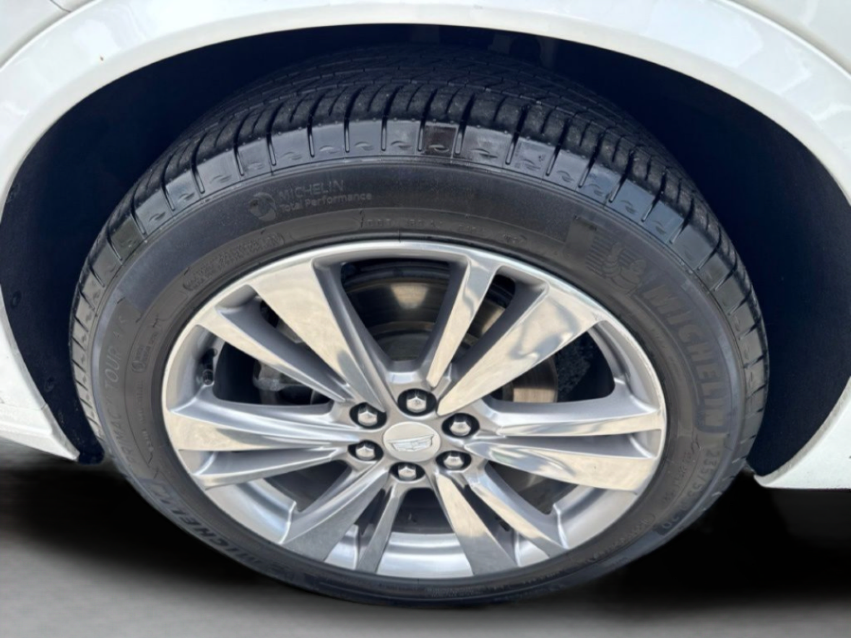 Used 2024 Cadillac XT6 Premium Luxury FWD image 38