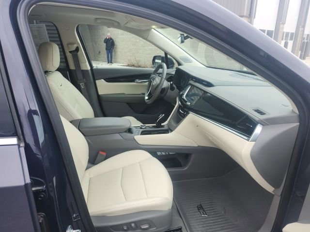 Used 2024 Cadillac XT6 Premium Luxury w/ LPO, Floor Liner Package image 10