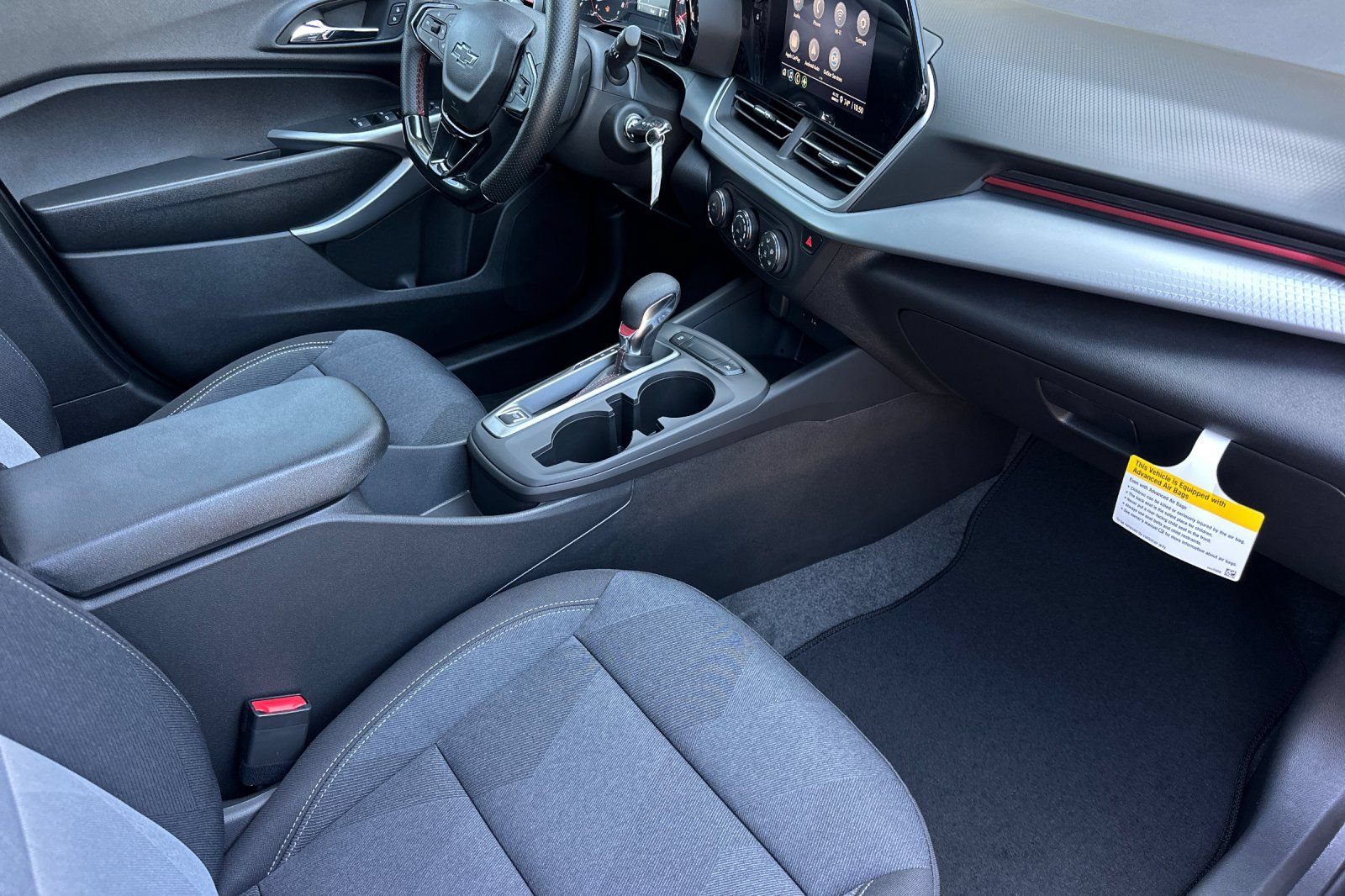 New 2026 Chevrolet Trax RS w/ Sunroof Package FWD image 16