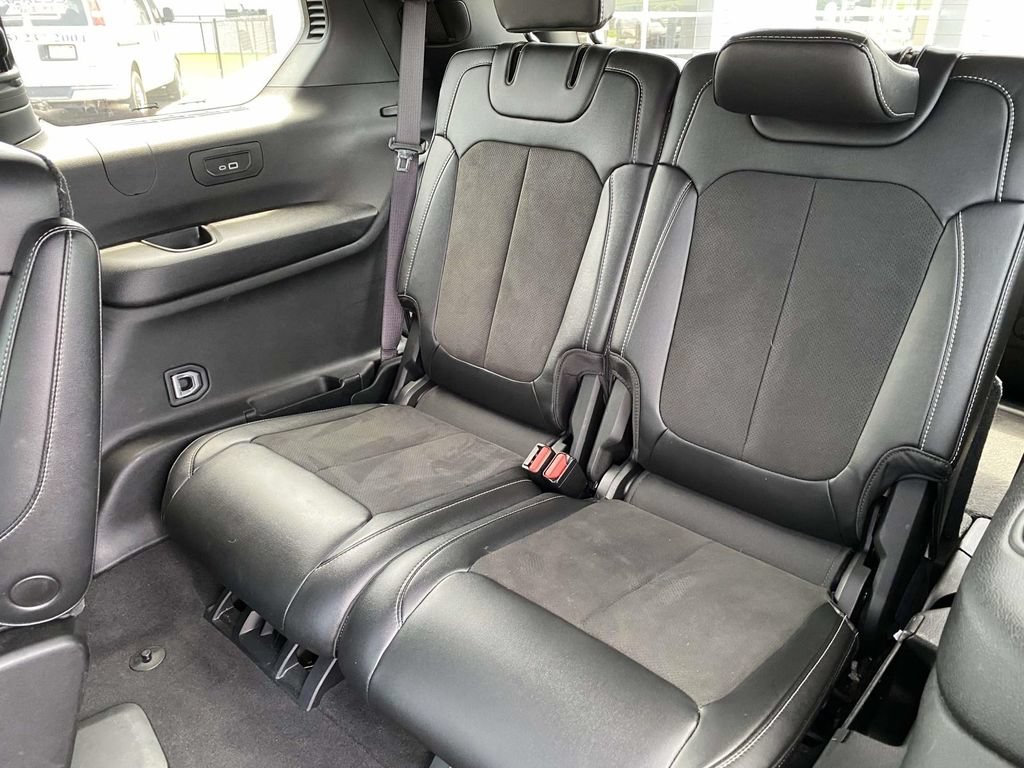 Used 2025 Jeep Grand Cherokee L Altitude RWD image 12