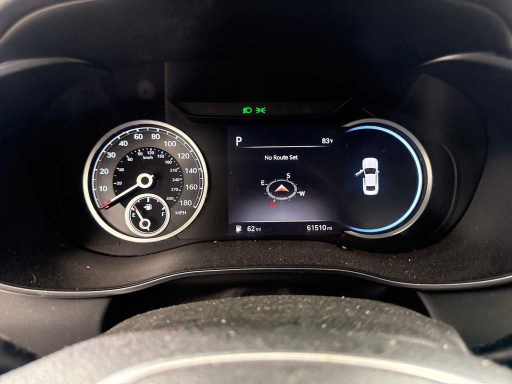 Used 2023 Genesis G70 2.0T AWD/4WD image 23