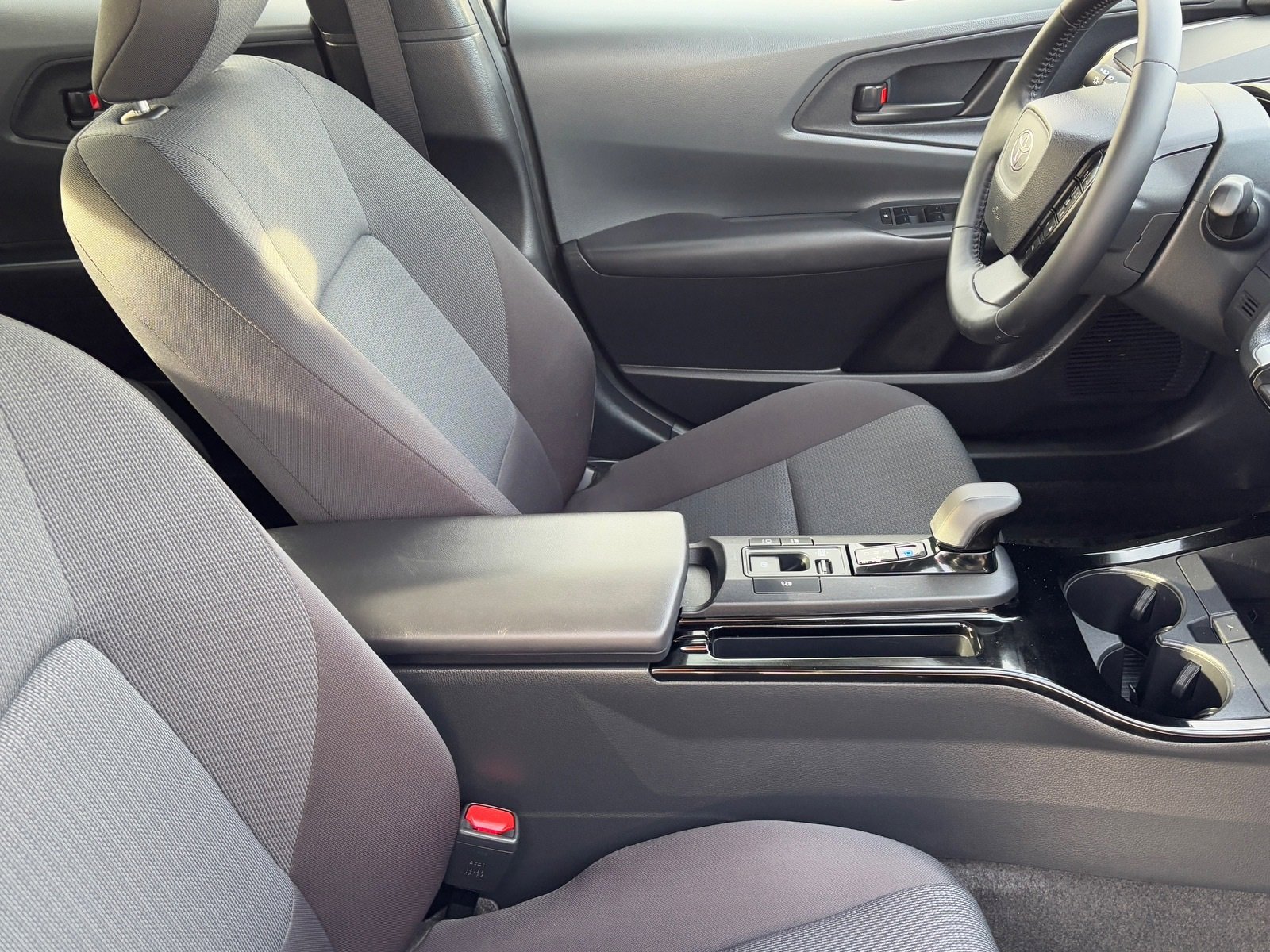 Used 2024 Toyota Prius LE image 13