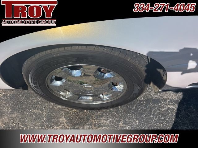 Used 2004 Cadillac De Ville w/ Equipment Group FWD image 11