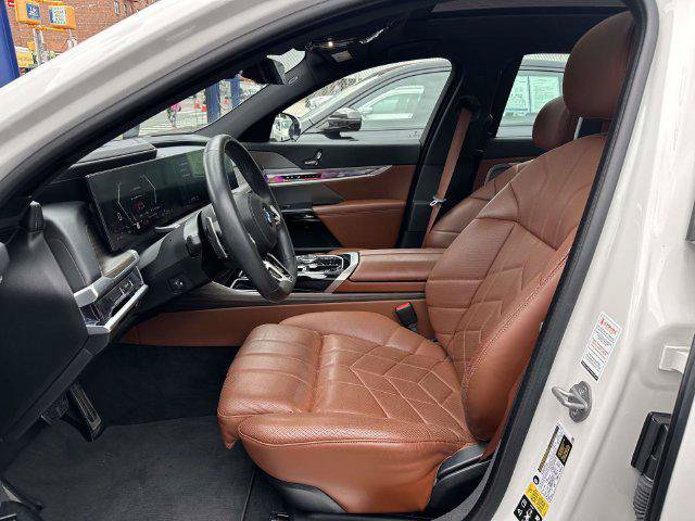 Used 2023 BMW 760i xDrive AWD/4WD image 12
