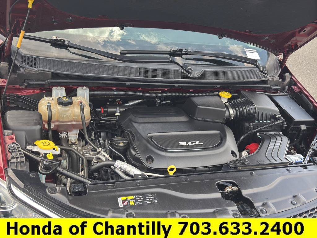 Used 2017 Chrysler Pacifica Touring-L w/ Tire & Wheel Group FWD image 27