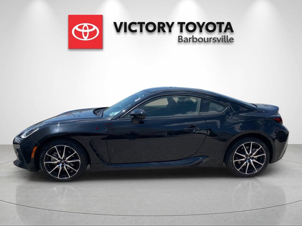 Used 2023 Toyota GR86 RWD image 2