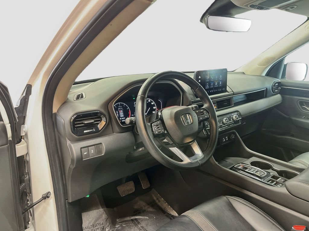 Used 2025 Honda Pilot EX-L image 9