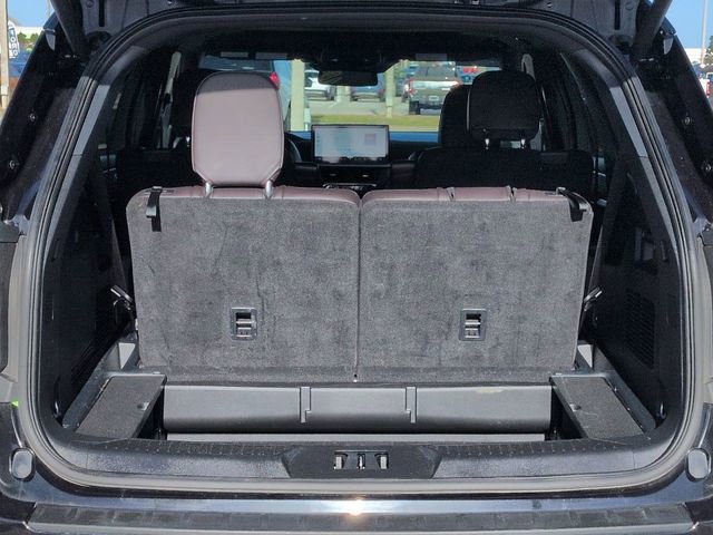 Certified 2025 Ford Explorer Platinum w/ LUX Leather Package image 13