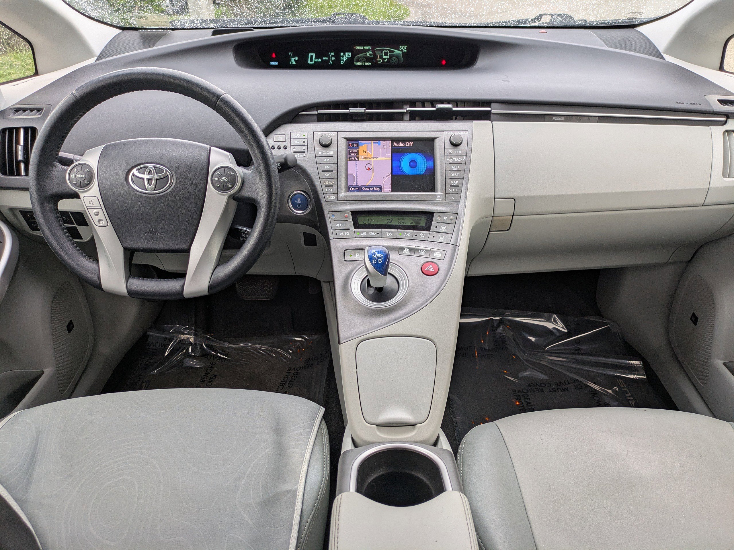 Used 2015 Toyota Prius Four image 14